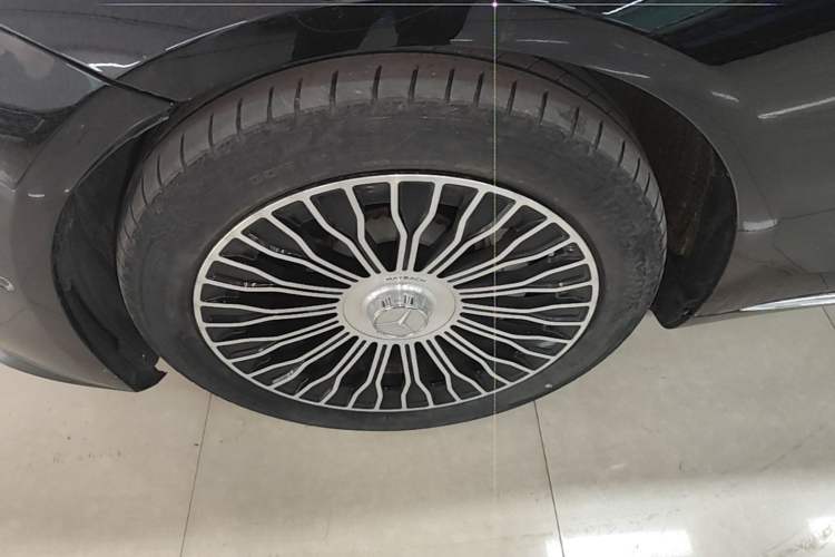Used Mercedes-Benz S-Class 2023 Updated S 400 L Business Version Left Front Wheel Hub