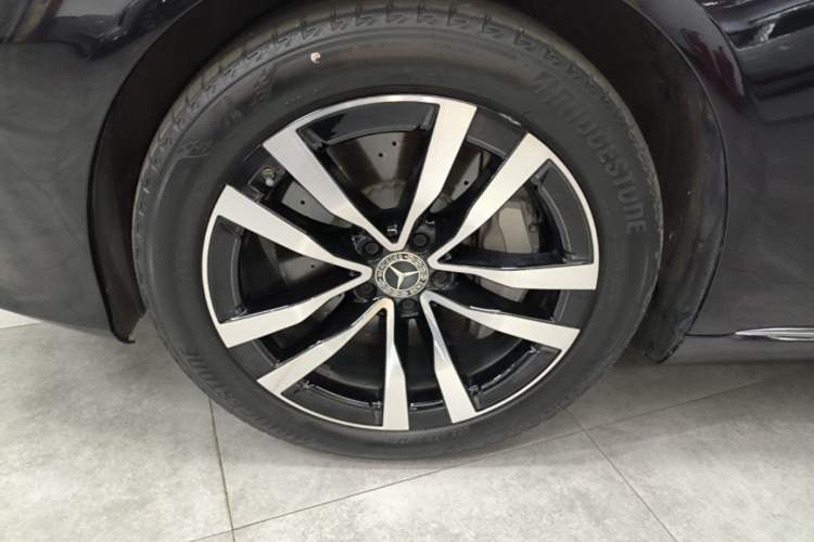 Used Mercedes-Benz S-Class 2023 Updated S 400 L Luxury Edition Left Front Wheel Hub