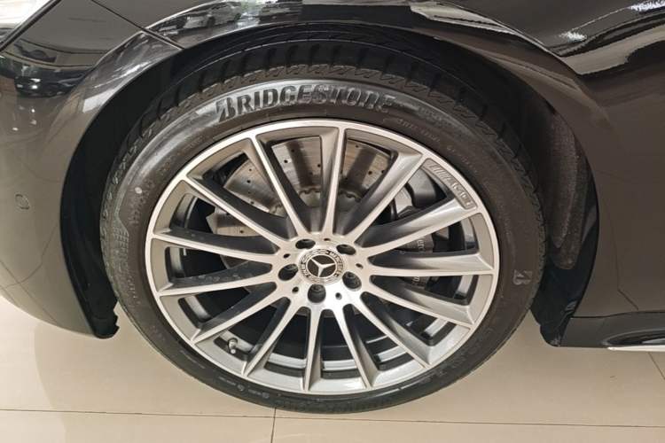 Used Mercedes-Benz S-Class 2023 Restyled S 450 L 4MATIC Left Front Wheel Hub
