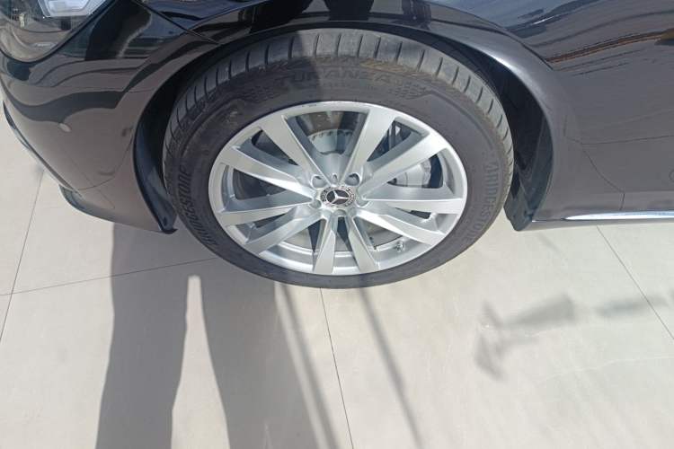 Used Mercedes-Benz S-Class 2023 Updated S 400 L Business Version Left Front Wheel Hub