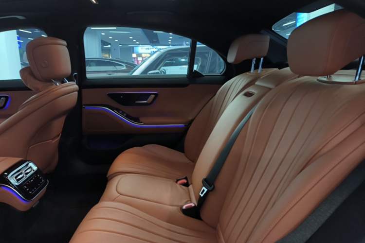 Used Mercedes-Benz S-Class 2023 S 400 L Business Model Left Rear Seat