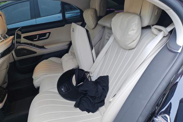 Used Mercedes-Benz S-Class 2023 S 400 L Luxury Model Left Rear Seat