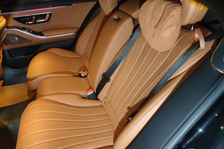 Used Mercedes-Benz S-Class 2023 S 450 L 4MATIC Left Rear Seat