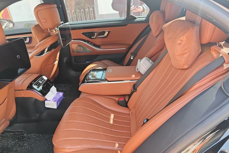 Used Mercedes-Benz S-Class 2023 S 400 L Luxury Model Left Rear Seat