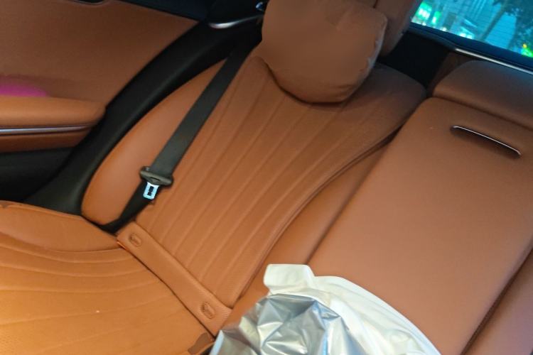 Used Mercedes-Benz S-Class 2023 Updated S 400 L Luxury Edition Left Rear Seat
