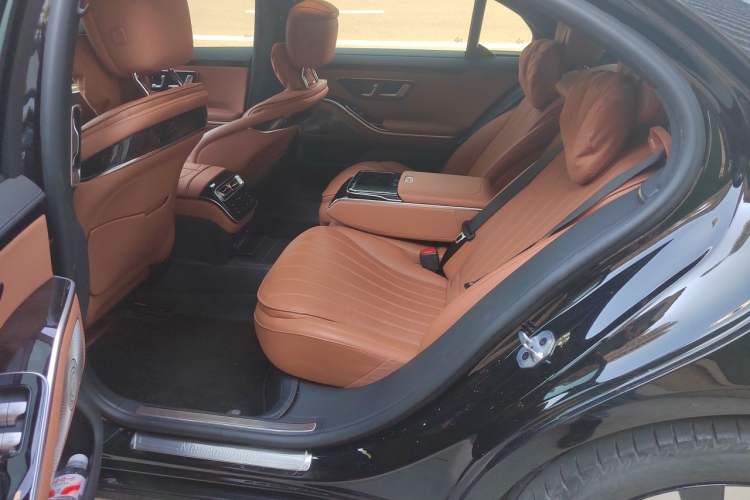Used Mercedes-Benz S-Class 2023 Updated S 400 L Luxury Edition Left Rear Seat
