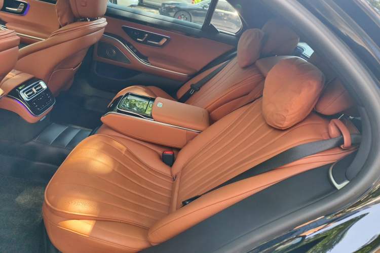 Used Mercedes-Benz S-Class 2023 S 400 L Business Model Left Rear Seat