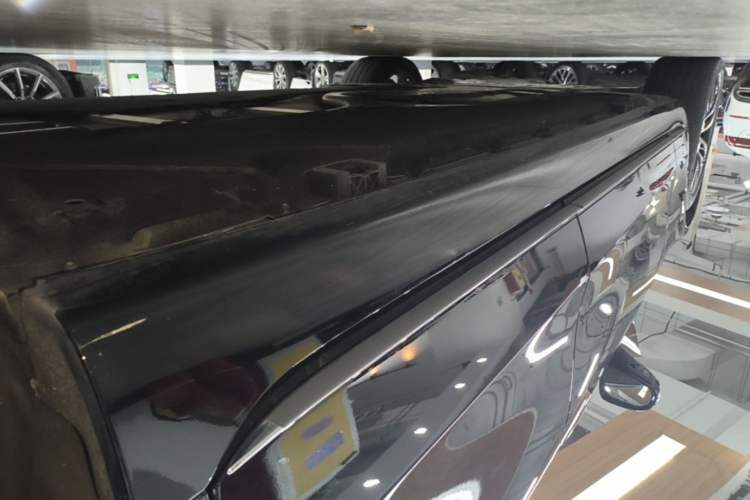 Used Mercedes-Benz S-Class 2023 Updated S 400 L Luxury Edition Left Side Sill