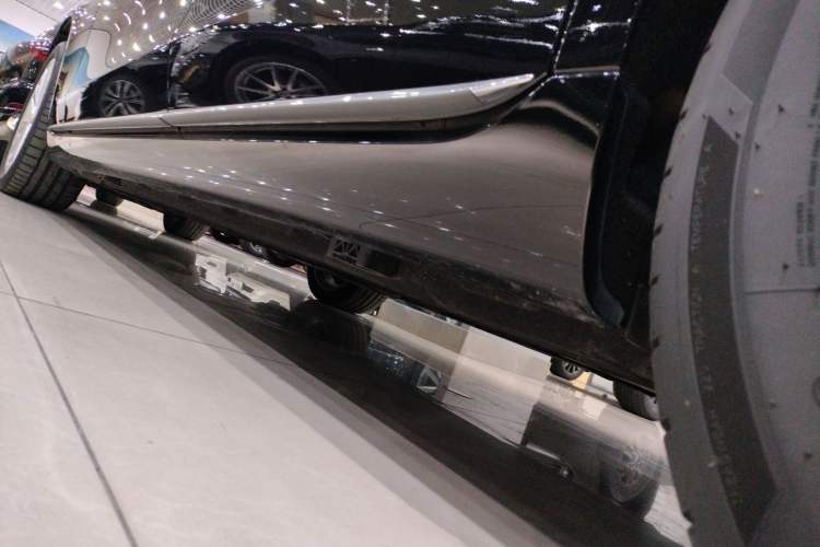 Used Mercedes-Benz S-Class 2023 S 400 L Business Model Left Side Sill