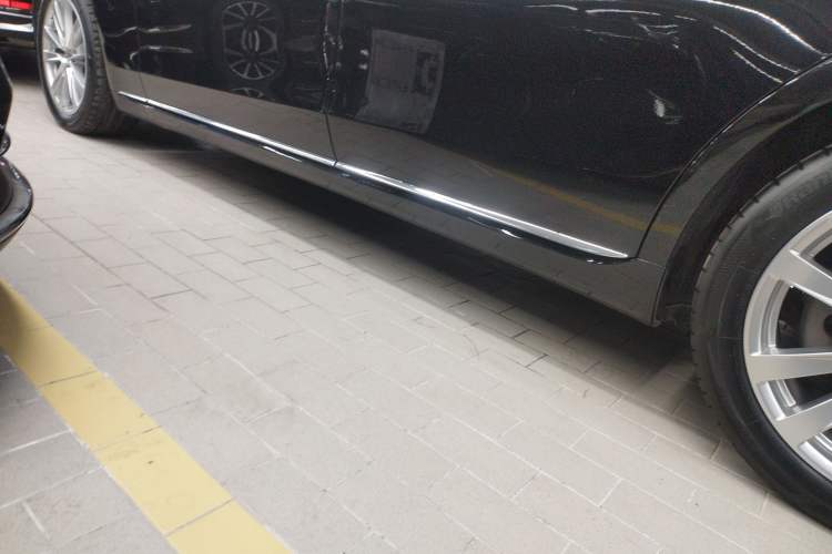 Used Mercedes-Benz S-Class 2023 S 400 L Business Model Left Side Sill