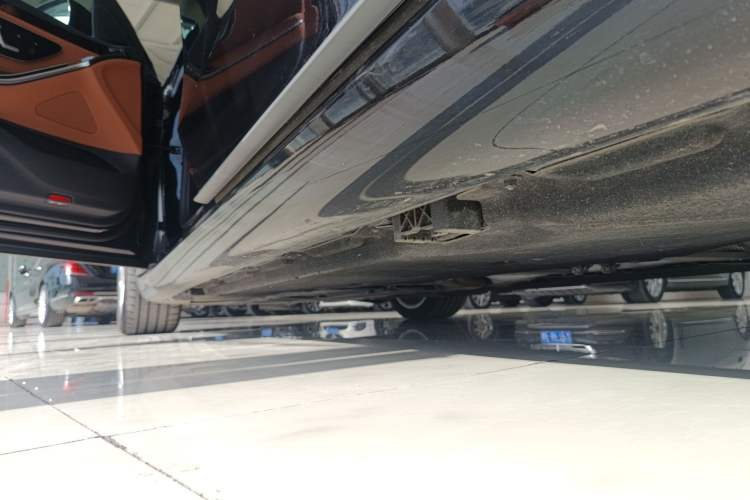Used Mercedes-Benz S-Class 2023 Updated S 400 L Business Version Left Side Sill