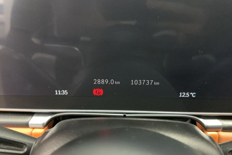 Used Mercedes-Benz S-Class 2023 S 400 L Business Model Odometer Close Up