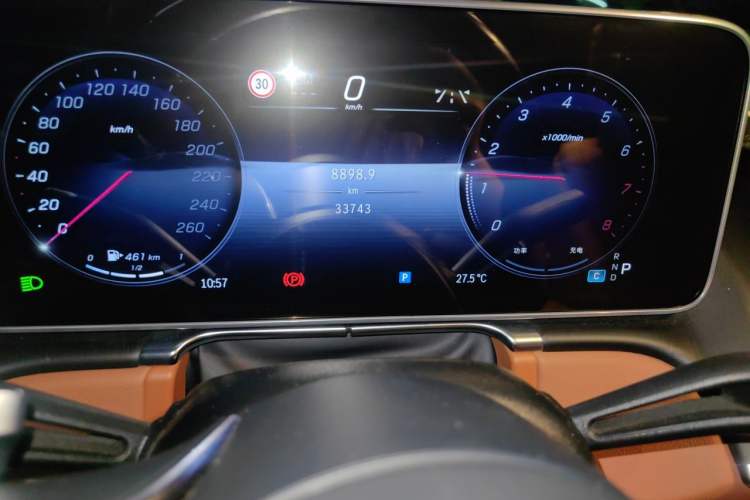Used Mercedes-Benz S-Class 2023 S 400 L Business Model Odometer Close Up