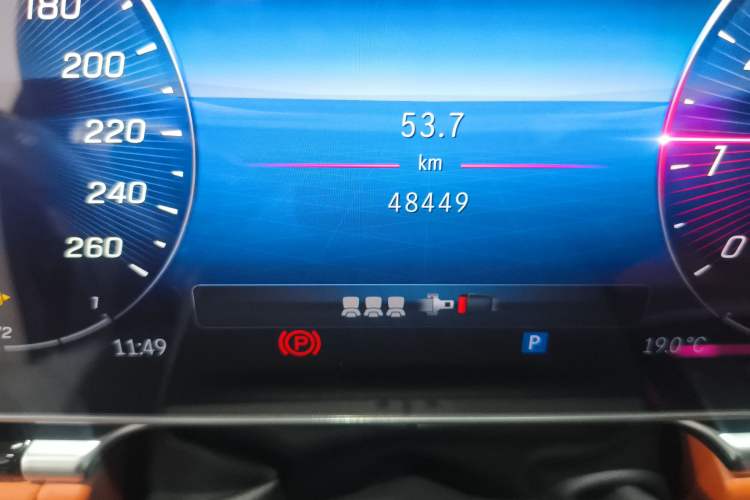 Used Mercedes-Benz S-Class 2023 S 450 L 4MATIC Odometer Close Up