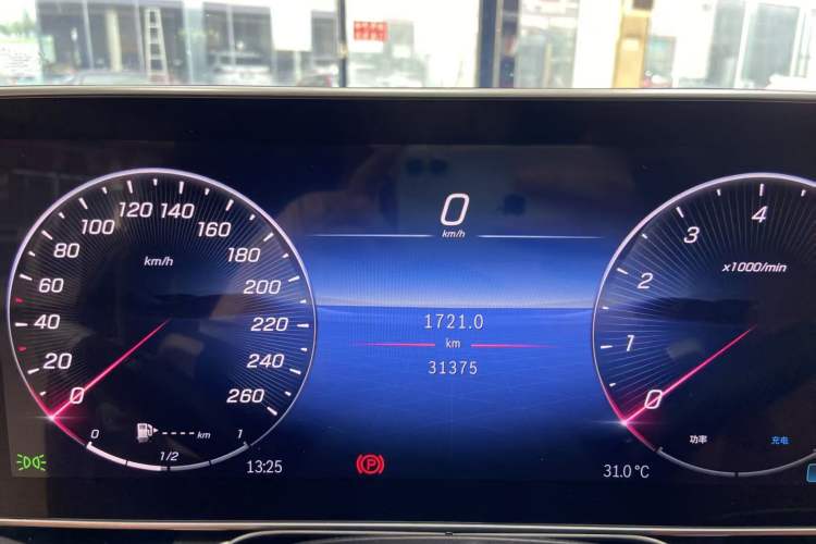Used Mercedes-Benz S-Class 2023 S 450 L 4MATIC Odometer Close Up