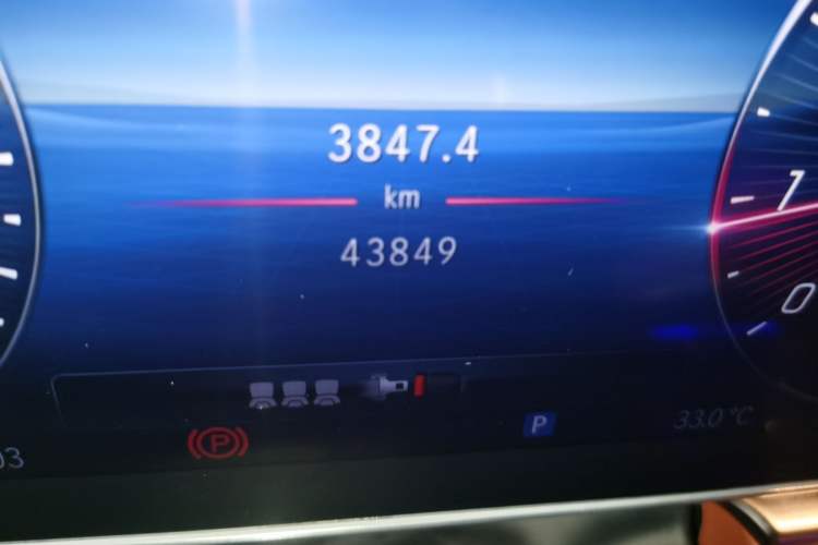 Used Mercedes-Benz S-Class 2023 Restyled S 450 L 4MATIC Odometer Close Up