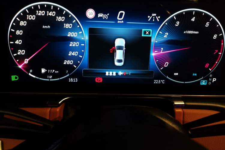 Used Mercedes-Benz S-Class 2023 Updated S 400 L Business Version Odometer Close Up