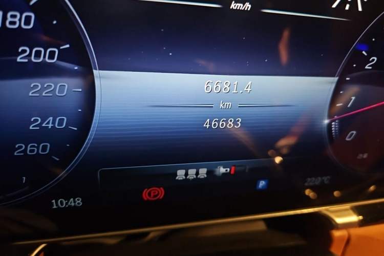Used Mercedes-Benz S-Class 2023 Updated S 400 L Luxury Edition Odometer Close Up