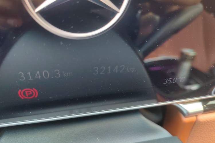 Used Mercedes-Benz S-Class 2023 Updated S 400 L Luxury Edition Odometer Close Up