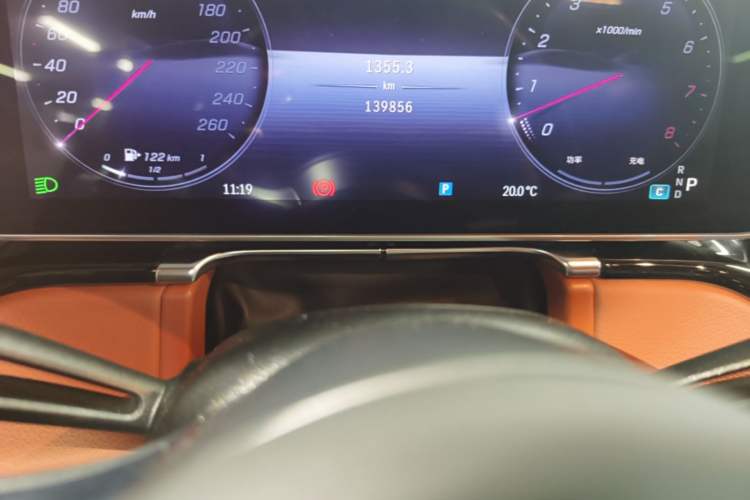 Used Mercedes-Benz S-Class 2023 S 450 L 4MATIC Odometer Close Up