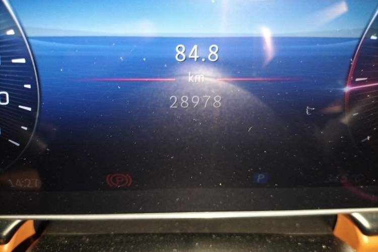 Used Mercedes-Benz S-Class 2023 Restyled S 450 L 4MATIC Odometer Close Up