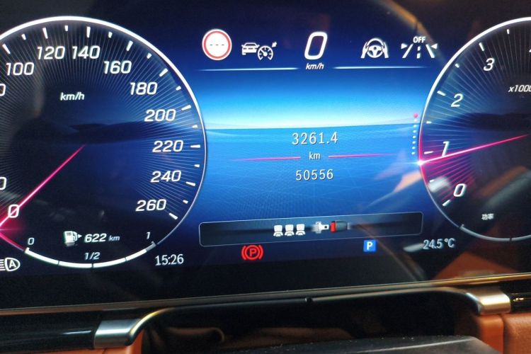Used Mercedes-Benz S-Class 2023 S 450 L 4MATIC Odometer Close Up