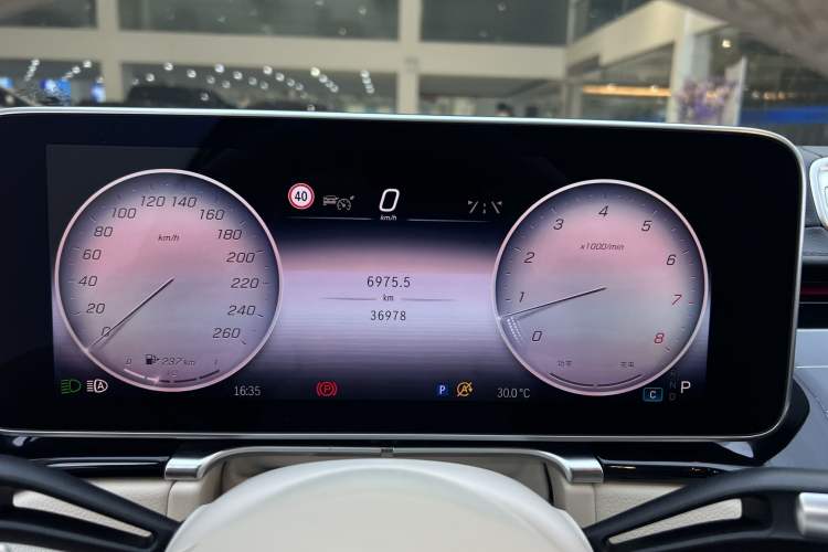 Used Mercedes-Benz S-Class 2023 S 400 L Business Model Odometer Close Up