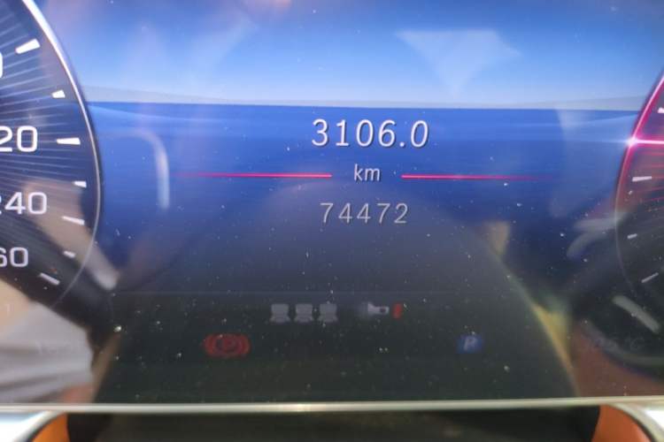 Used Mercedes-Benz S-Class 2023 Updated S 400 L Business Version Odometer Close Up