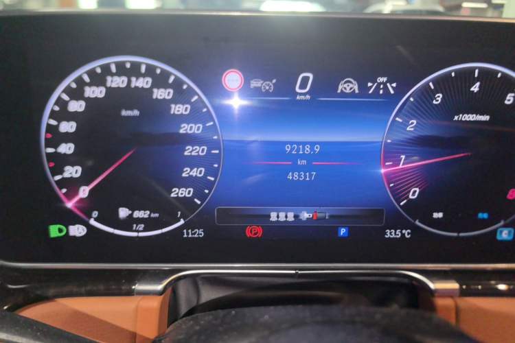 Used Mercedes-Benz S-Class 2023 S 450 L 4MATIC Odometer Close Up