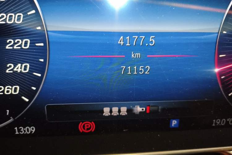 Used Mercedes-Benz S-Class 2023 S 400 L Business Model Odometer Close Up
