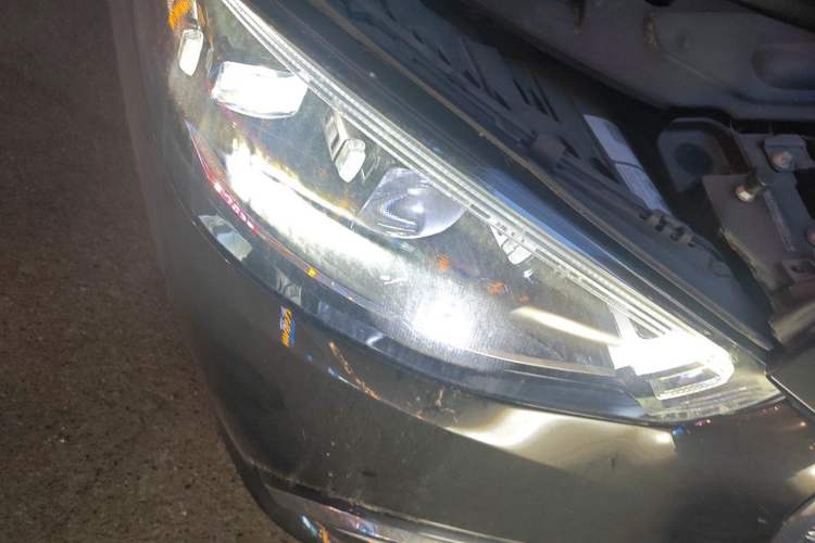Used Mercedes-Benz S-Class 2023 Updated S 400 L Luxury Edition Right Front Headlight