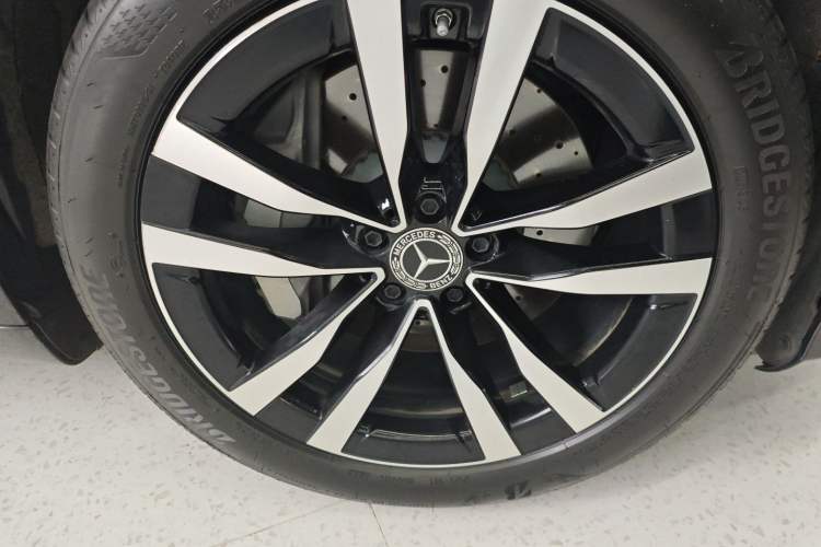 Used Mercedes-Benz S-Class 2023 Updated S 400 L Luxury Edition Right Front Wheel Hub