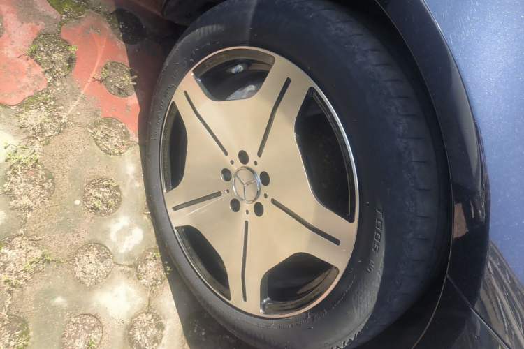 Used Mercedes-Benz S-Class 2023 S 400 L Business Model Right Front Wheel Hub