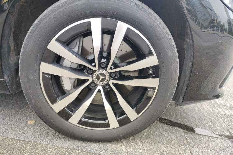 Used Mercedes-Benz S-Class 2023 Updated S 400 L Luxury Edition Right Front Wheel Hub