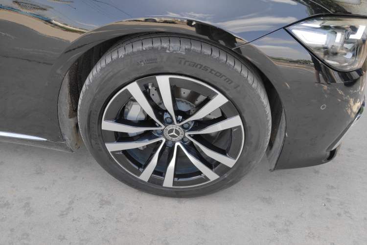 Used Mercedes-Benz S-Class 2023 Updated S 400 L Luxury Edition Right Front Wheel Hub