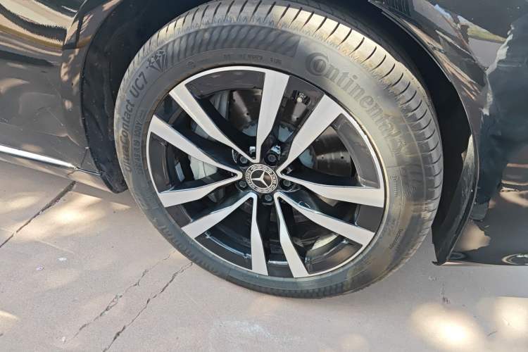 Used Mercedes-Benz S-Class 2023 S 400 L Luxury Model Right Front Wheel Hub