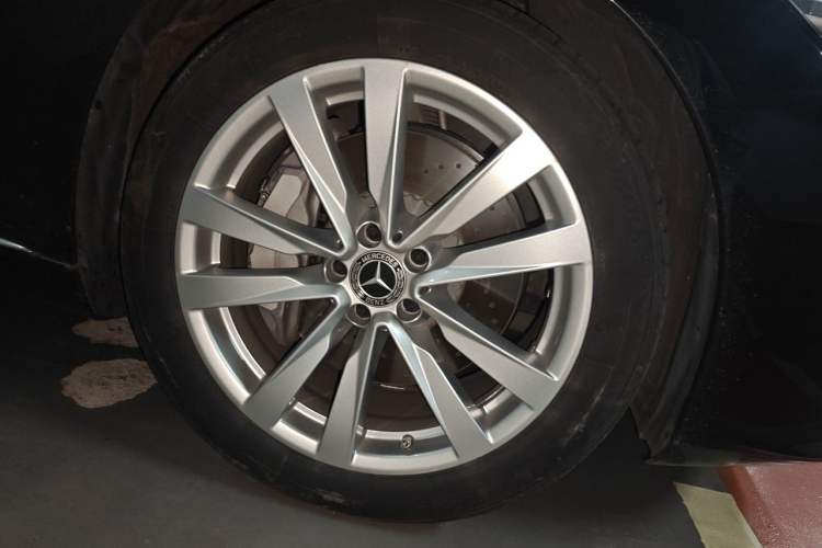 Used Mercedes-Benz S-Class 2023 Updated S 400 L Business Version Right Front Wheel Hub