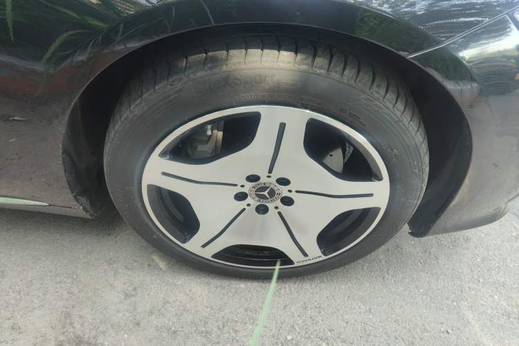 Used Mercedes-Benz S-Class 2023 Updated S 400 L Business Version Right Front Wheel Hub