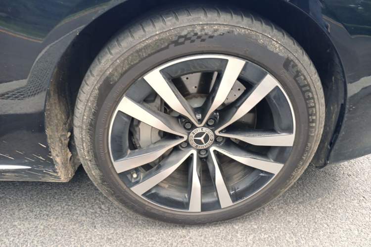 Used Mercedes-Benz S-Class 2023 S 400 L Luxury Model Right Front Wheel Hub