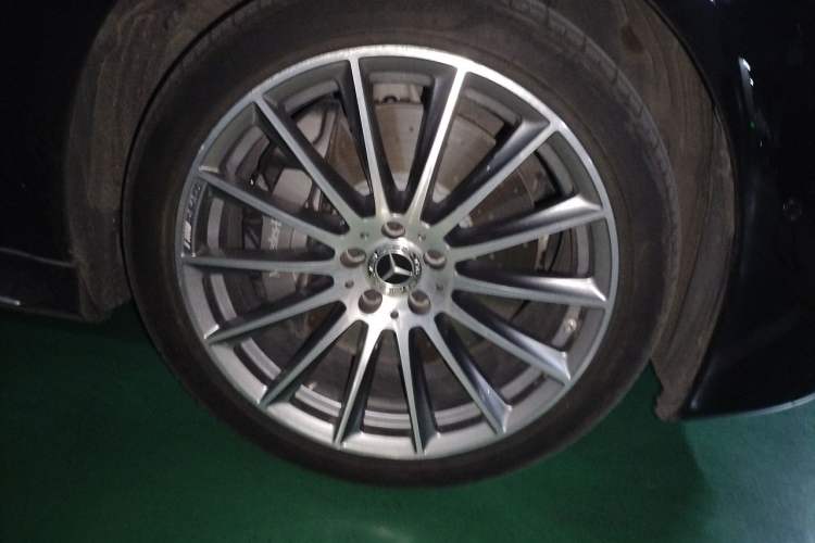 Used Mercedes-Benz S-Class 2023 Restyled S 450 L 4MATIC Right Front Wheel Hub