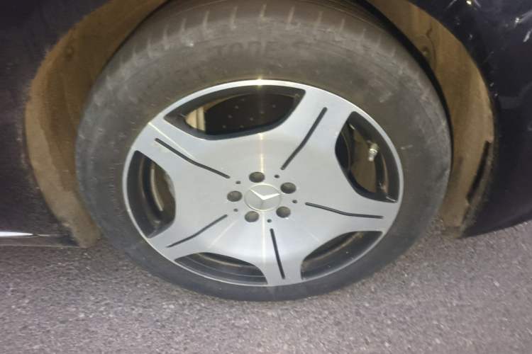 Used Mercedes-Benz S-Class 2023 S 400 L Business Model Right Front Wheel Hub