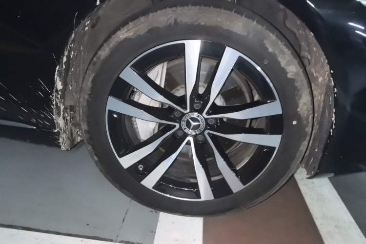 Used Mercedes-Benz S-Class 2023 S 400 L Luxury Model Right Front Wheel Hub