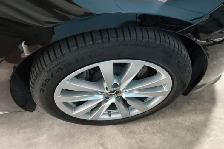 Used Mercedes-Benz S-Class 2023 Updated S 400 L Business Version Right Front Wheel Hub