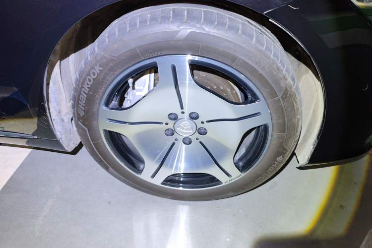Used Mercedes-Benz S-Class 2023 Updated S 400 L Luxury Edition Right Front Wheel Hub