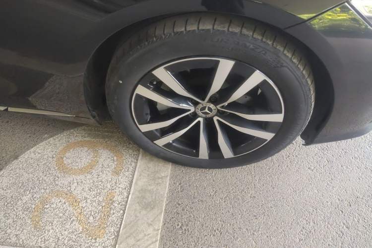Used Mercedes-Benz S-Class 2023 Updated S 400 L Luxury Edition Right Front Wheel Hub
