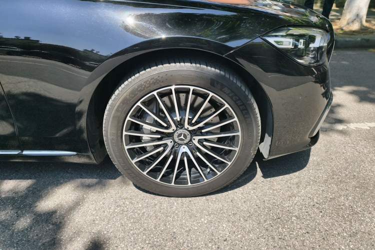 Used Mercedes-Benz S-Class 2023 S 400 L Business Model Right Front Wheel Hub