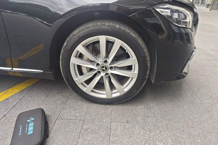 Used Mercedes-Benz S-Class 2023 Updated S 400 L Business Version Right Front Wheel Hub