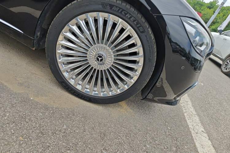 Used Mercedes-Benz S-Class 2023 S 400 L Business Model Right Front Wheel Hub