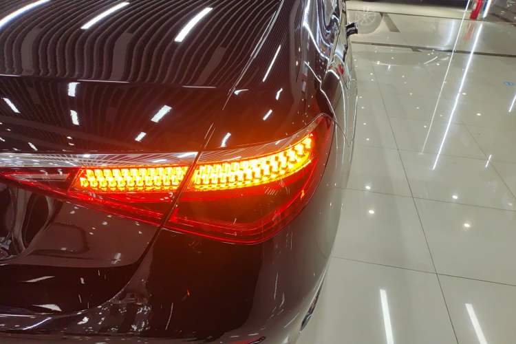 Used Mercedes-Benz S-Class 2023 S 400 L Business Model Right Rear Taillight
