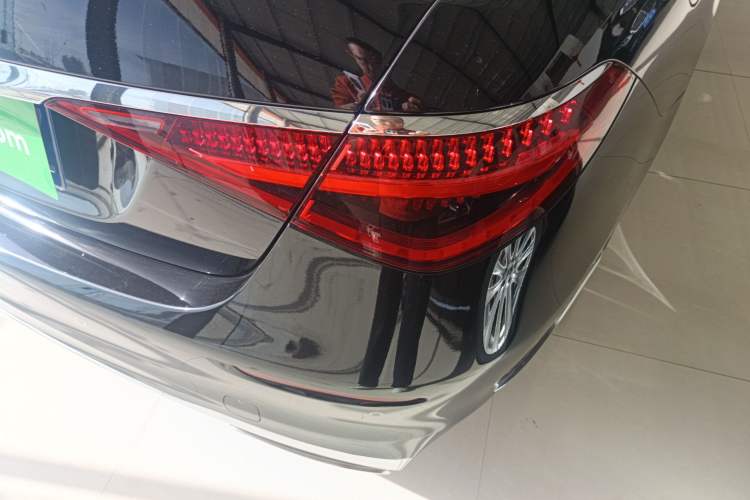 Used Mercedes-Benz S-Class 2023 Updated S 400 L Business Version Right Rear Taillight